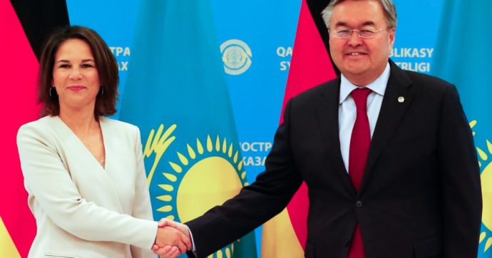 La missione della Germania ad Est, cerca materie prime in Uzbekistan e Kazakistan per poter ‘scaricare’ la Cina