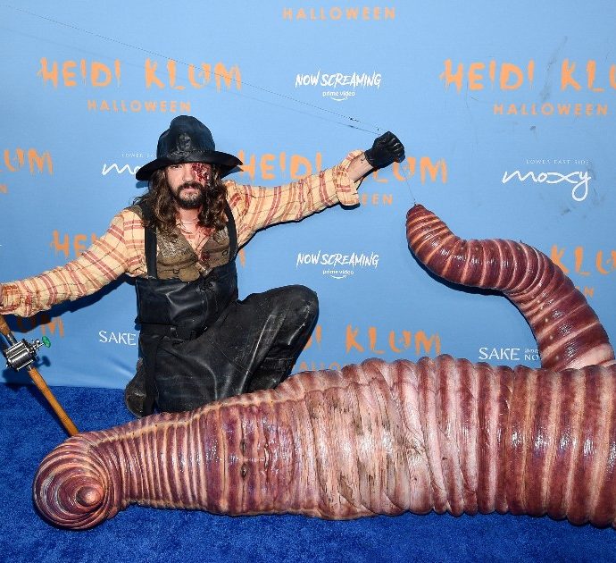 Heidi Klum è un carnoso verme gigante: il travestimento per Halloween lascia tutti senza parole
