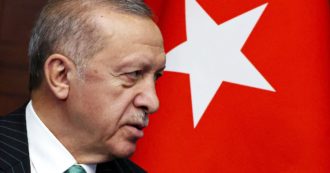 Copertina di La Turchia viola ancora l’embargo sulle armi alla Libia: droni di Ankara venduti al premier Dbeibah. Rischio nuova destabilizzazione