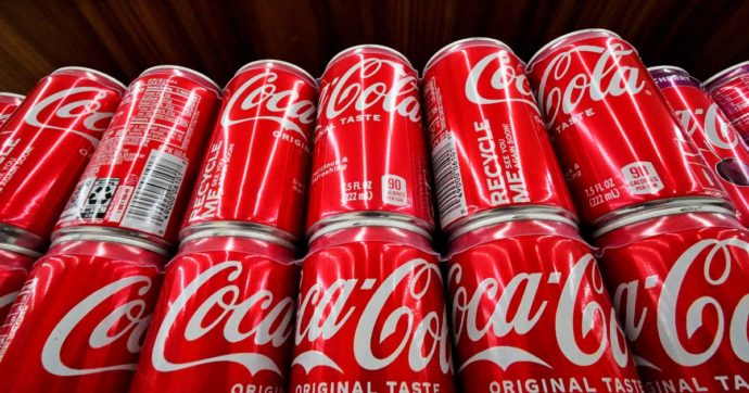 Coca Cola sponsor della Cop27: proteste web degli ambientalisti