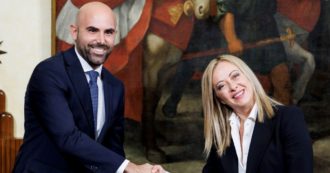 Copertina di Il nonno, Noemi e Marta: Tullio tiene famiglia