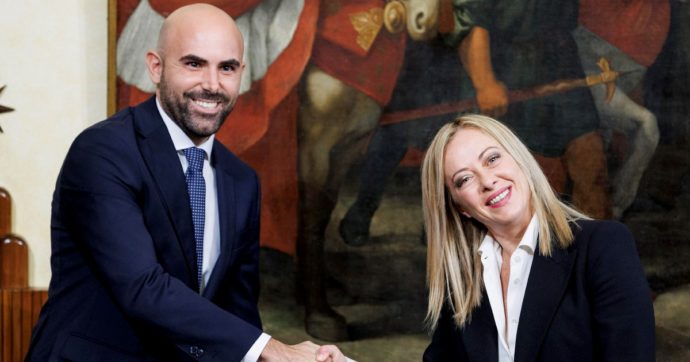 Il nonno, Noemi e Marta: Tullio tiene famiglia