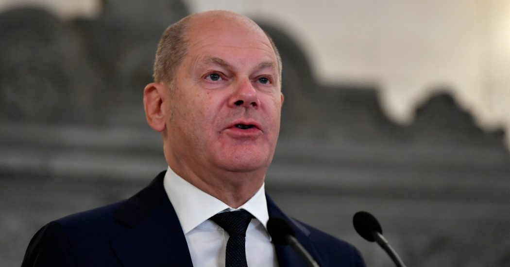 Migranti, la Germania scrive al governo Meloni: “Presti velocemente soccorso alla nave Humanity 1. Ci sono 104 minori a bordo”