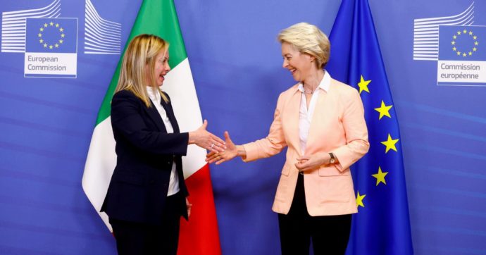 Debutto in Europa: Meloni draghiana pure a Bruxelles