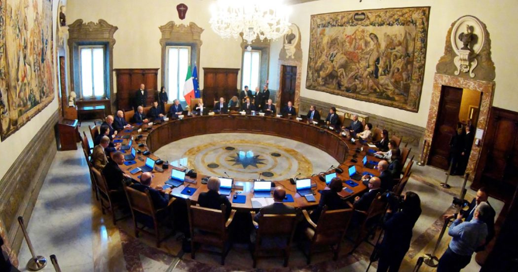 Governo, la diretta – Al via cdm: sul tavolo le deleghe ai ministeri e superbonus. Slittano le misure sulle trivelle
