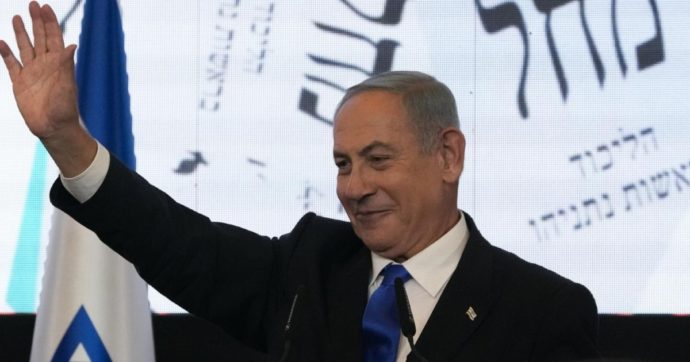 Israele, le mani di Netanyahu sulla giustizia: da premier niente processo per corruzione. Ma solo con l’appoggio degli alleati xenofobi