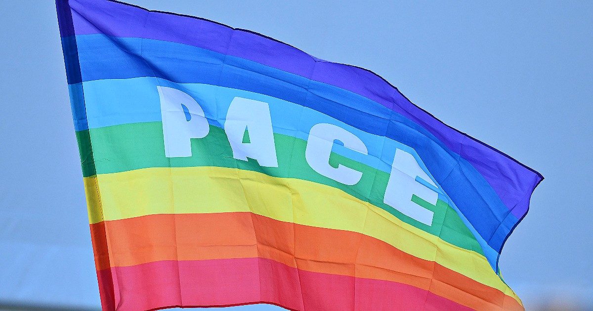 In piazza per la pace, i sondaggisti: “L’opinione pubblica è per la diplomazia, il consenso per le armi si è sfaldato di fronte a una guerra lunga”