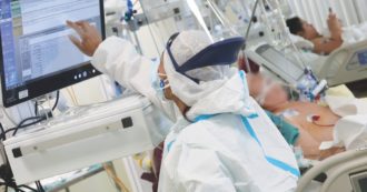 Covid, il bollettino settimanale: 549 decessi e 181.181 positivi. L’Rt medio pari a 0,83