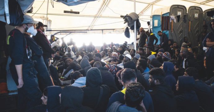 Soccorsi per le navi Ong “Scende solo chi sta male”