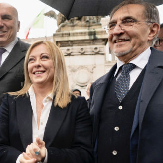 Copertina di Manovra Meloni: tagliare sui poveri, accentrare il potere. Il Fatto del 5 novembre