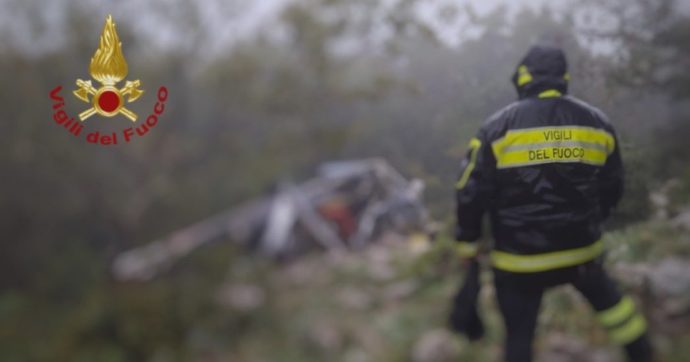 Foggia, elicottero caduto: sette morti. A bordo una famiglia di turisti e un medico di guardia alle Tremiti