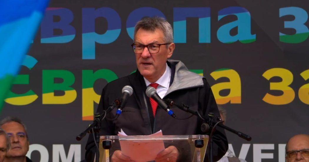 Manifestazione per la pace, Landini: “Non possiamo rassegnarci alla guerra, il rischio di conflitto nucleare è concreto”