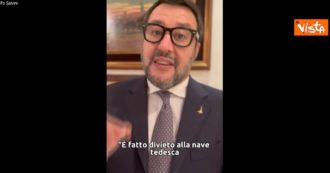 Copertina di Migranti, la contro-diretta di Matteo Salvini durante la conferenza stampa di Giorgia Meloni: “Finalmente si torna a proteggere i confini”