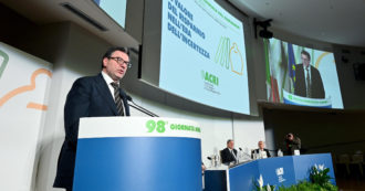 Copertina di Il Tesoro studia una voluntary disclosure per le criptovalute