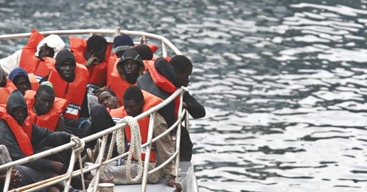 Migranti, cosa dicono leggi e convenzioni (citate anche da Piantedosi). Il giurista: “Ormai per respingerli servono provvedimenti individuali”