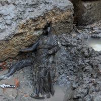 Stratigrafia di statue, in occasione della scoperta di un deposito votivo negli scavi di San Casciano dei Bagni, 8 novembre 2022. ANSA/ JACOPO TABOLLI  ++HO – NO SALES EDITORIAL USE ONLY++
