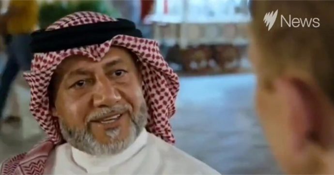 Salman entra a piedi uniti: “Gay malati”