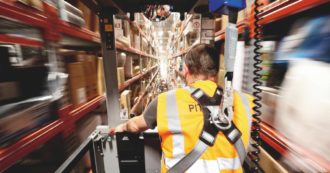 Copertina di Lavoro, super precari e per due lire: ecco i nuovi contratti