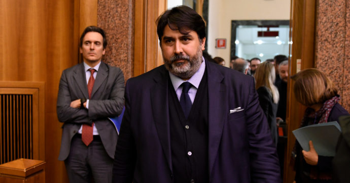 Sardegna, giunta al collasso: lascia anche la vicepresidente. Le opposizioni: “Solinas si dimetta, la sua maggioranza l’ha mollato”