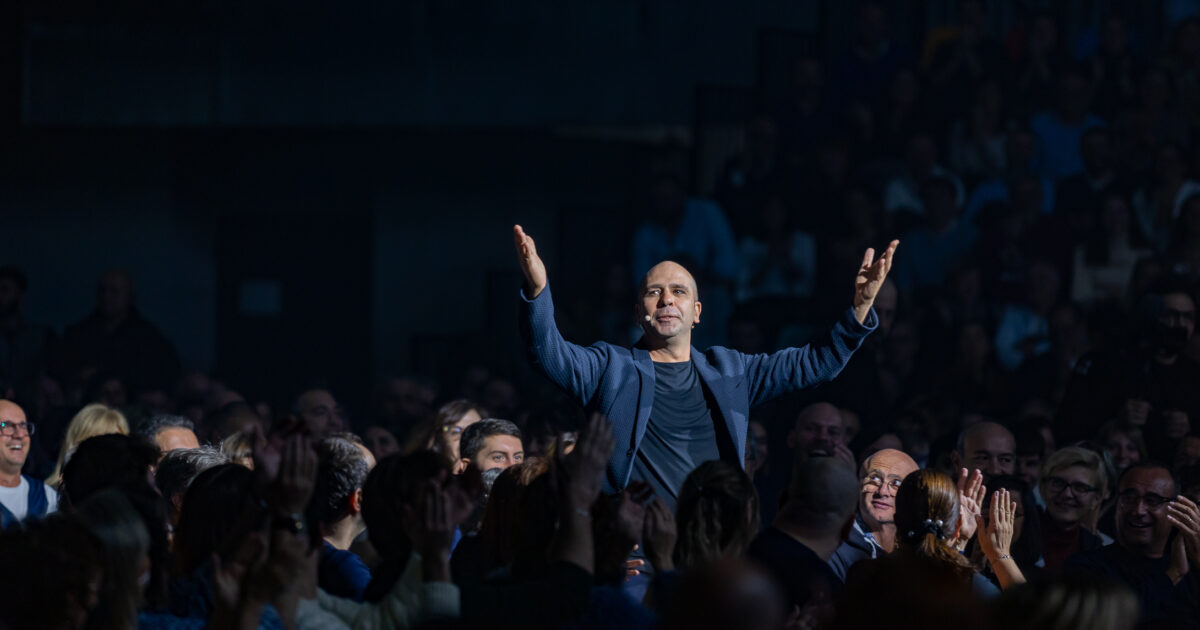 tagliati i 10 milioni a radio radicale quasi 8 regalati a zalone vedo un governo surreale della cultura da Ilfattoquotidiano.it tagliati i 10 milioni a radio radicale quasi 8 regalati a zalone vedo un governo surreale della cultura