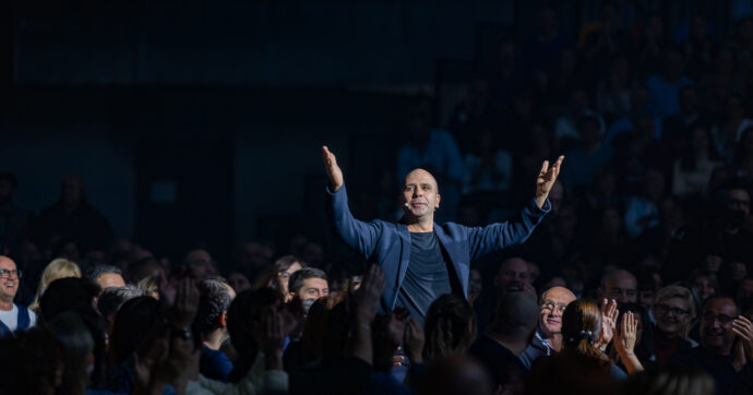 Tagliati i 10 milioni a Radio Radicale, quasi 8 regalati a Zalone. Vedo un governo surreale della cultura!