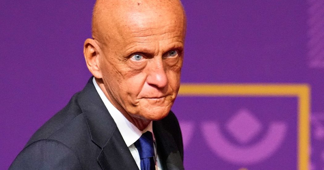 https://st.ilfattoquotidiano.it/wp-content/uploads/2022/11/09/collina-razzismo-fermare-partita-1050x551.jpg