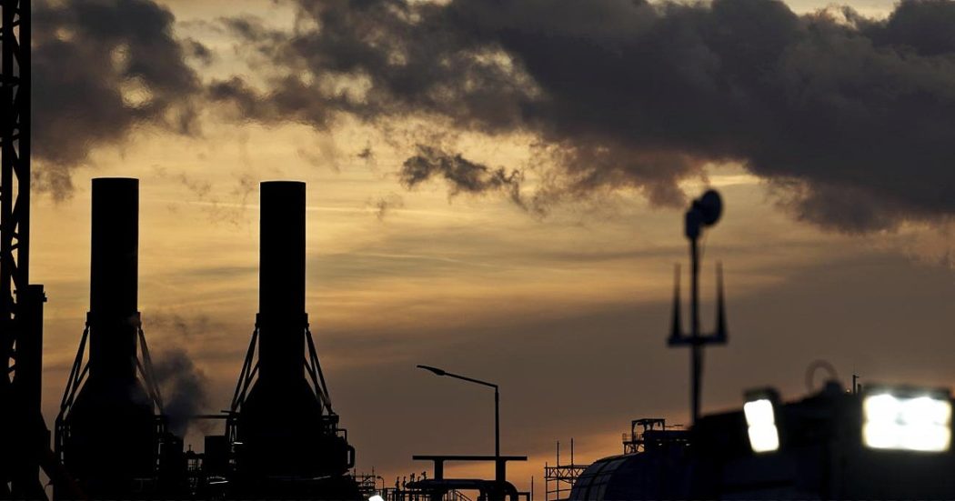 Cop 27, la ong Global Witness: “Le lobby di petrolio e gas hanno più delegati dei paesi più colpiti dai cambiamenti climatici”