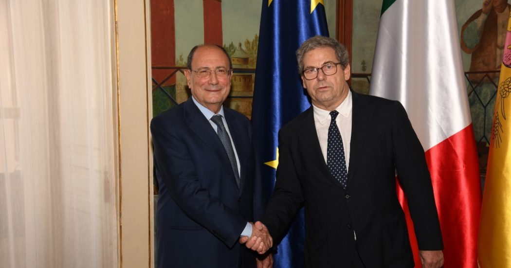 Sicilia, l’elezione del presidente dell’Ars spacca Forza Italia: da Schifani schiaffo a Miccichè. Che dice: “Non mi sento in maggioranza”