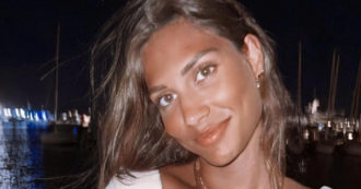 Copertina di Beatrice Valli è incinta per la quarta volta: “No, non sono gonfia per colpa del lattosio”