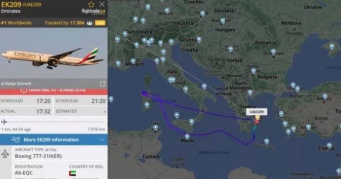 “Passeggero sospetto”: il volo da Atene a New York fatto rientrare in Grecia per allarme dirottamento. Polizia: “Falso allarme”
