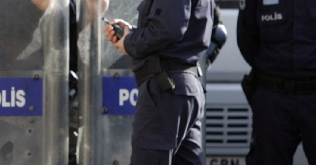 Istanbul, forte esplosione in una strada pedonale del quartiere di Taksim: “Molti feriti”