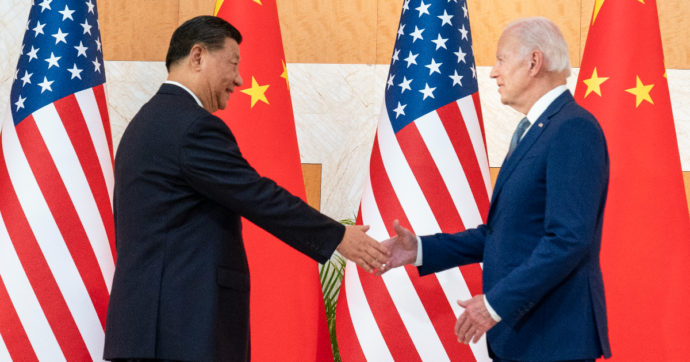 Biden in Ucraina ‘oscura’ il piano di pace cinese: ora il timore Usa è che Xi voglia mediare davvero