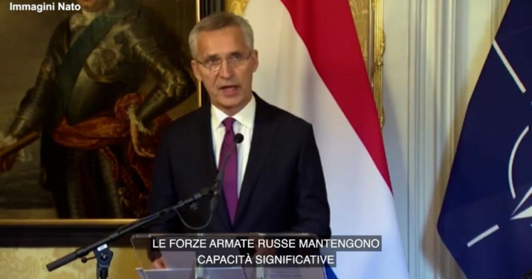 Ucraina, Stoltenberg: “I prossimi mesi saranno difficili per il Paese. Non commettiamo l’errore di sottovalutare la Russia”