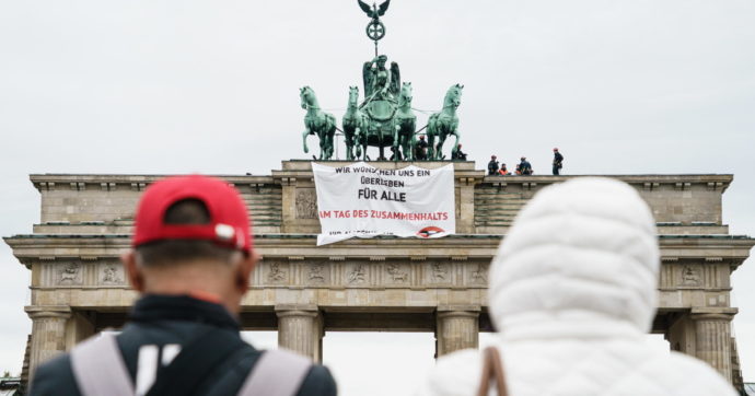 Copertina di Blocchi (e disagi) degli attivisti, Berlino vuole la stretta