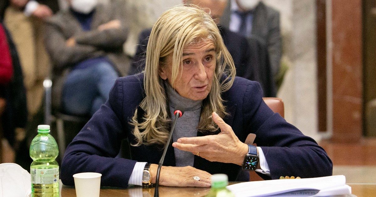 Ex Ilva, dalle minacce di addio alla “arroganza” coi sindacati fino allo strappo sull’indotto: ecco tre anni di forzature dell’ad Lucia Morselli