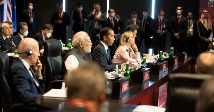 Meloni al G20, unica donna premier su 41 partecipanti: “Effetti della guerra sui Paesi più poveri, preoccupati per il Nord Africa”
