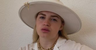 Copertina di Martina Pagani, l’influencer fa una recensione negativa e il ristoratore replica: “Dammi un bacio o ti invado come Putin”. Scatta la denuncia