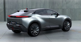Copertina di Toyota bZ Compact SUV Concept, il crossover urbano elettrico del futuro – FOTO