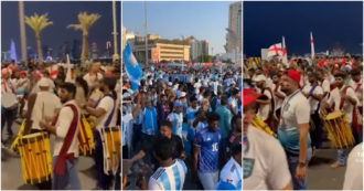 Copertina di Mondiali Qatar 2022, i video dei tifosi festanti a Doha: “Sono finti, pagati dal governo”