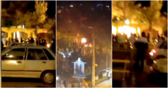 Copertina di Iran, manifestanti bruciano la casa natale di Khomeini: le immagini della protesta