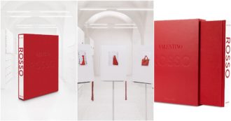 Copertina di Valentino Rosso, il maestoso libro che celebra la storia della Maison attraverso il colore più potente al mondo: così intrigò il suo fondatore – FOTO
