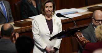 Copertina di Usa, la Camera va ai repubblicani e Nancy Pelosi lascia dopo 20 anni: non si ricandiderà come leader dei democratici