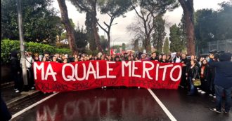 Copertina di Roma, studenti in corteo per il ‘No Meloni day’: “Merito? Solo propaganda. Il Governo vuole un’istruzione elitaria, contro chi rimane indietro”