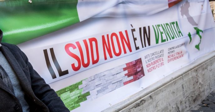 Sindaci contro l’autonomia differenziata: a Napoli per chiedere il rispetto della Costituzione