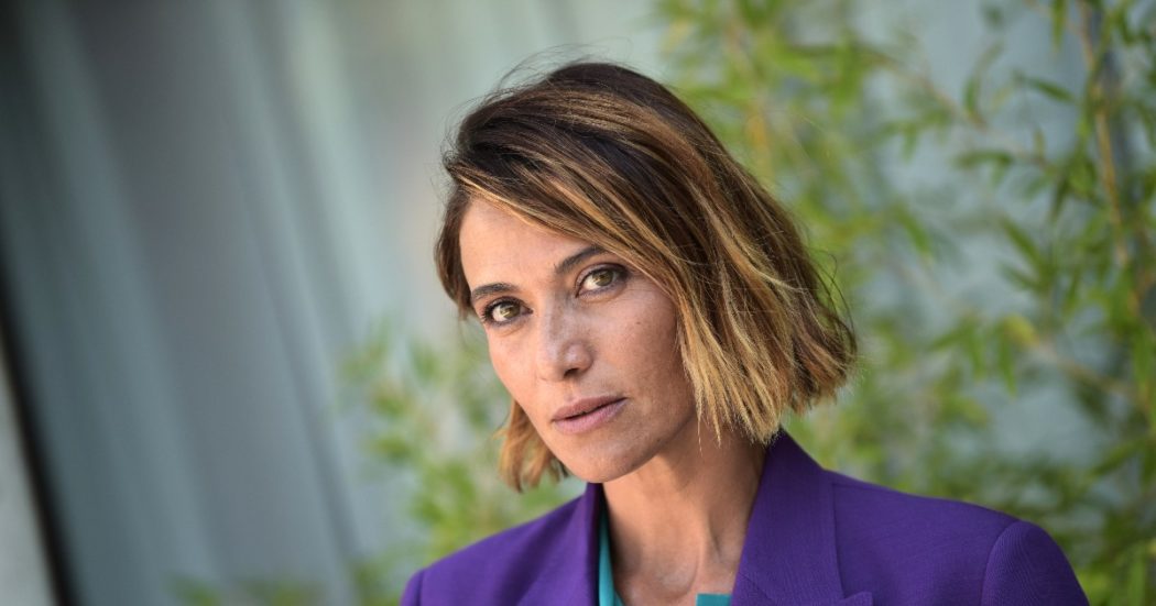 Anna Foglietta e i tabu sulla maternità, la confessione a Belve: “Mi è capitato di sentire un figlio come un fastidio”