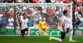 Copertina di Mondiali 2022, l’Inghilterra si è inginocchiata prima della partita d’esordio contro l’Iran
