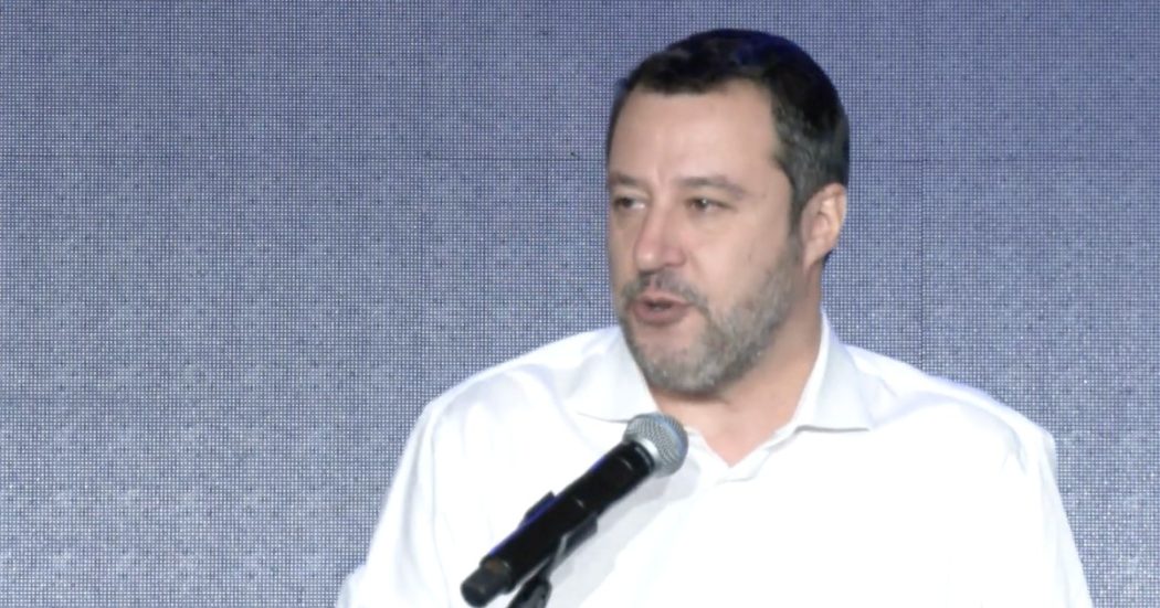 Lega, Salvini al congresso provinciale di Bergamo tra autonomia e presidenzialismo: “Governeremo 5 anni e torneremo primo partito”