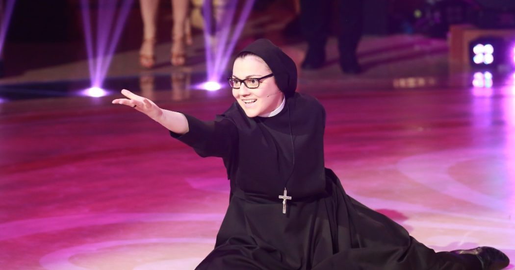 Suor Cristina, la vincitrice di The Voice of Italy 2014 lascia la vita consacrata: ora è Cristina Scuccia – FOTO