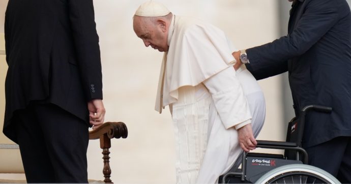 Il Papa vuole rientrare in Vaticano: confermate le udienze private di lunedì. Verso dimissioni già sabato e domenica presiederà la messa