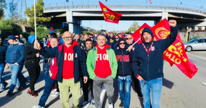 Ex Ilva, sciopero e cortei a Taranto e Genova: “Mittal e Morselli vadano via”. E ora anche gli enti locali chiedono la nazionalizzazione
